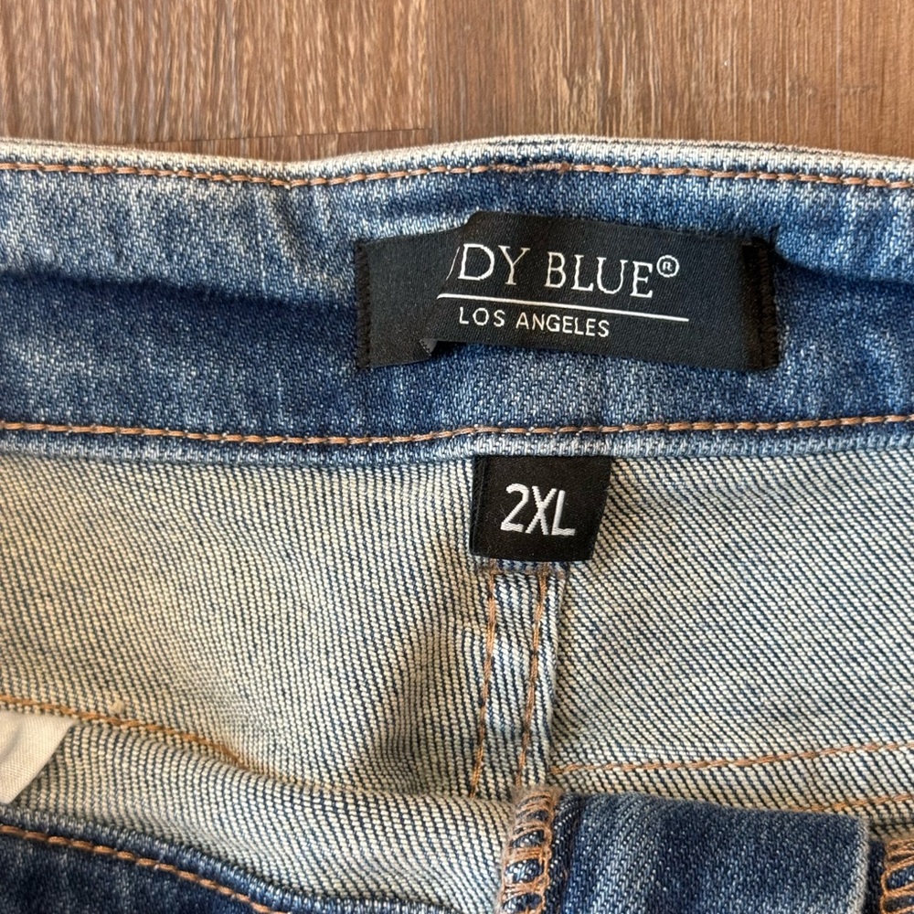 Judy Blue Casual Women's Frayed Hem Jean Bermuda Shorts - Picture 3 of 5